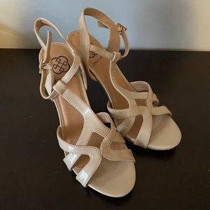 Women’s dress shoes